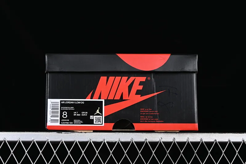 All categories Air Jordan Jordan series basketball shoes Air Jordan 1 Low G version pure original Air Jordan 1 Low OG "Shattered Backboard" AJ1 Joe 1 customized version white buckle shredded full head layer low-top basketball shoes CZ0790-100